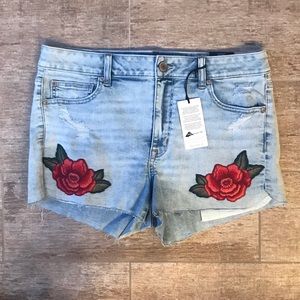 American Eagle Denim Rose Shorts 🌹